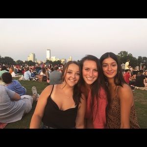 Meet your Posher, Julia